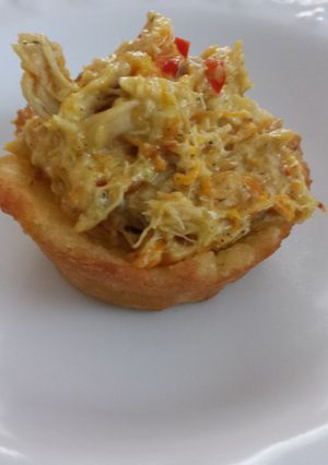 Una foto de Tarticos de Yuca con Pollo Primavera