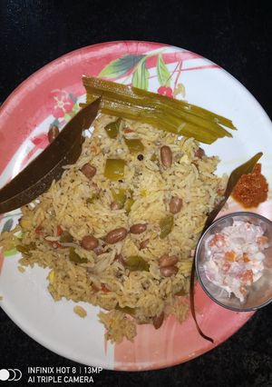 मसाले भात (Masale Bhat Recipe In Marathi) रेसिपी चे मुख्य फोटो 