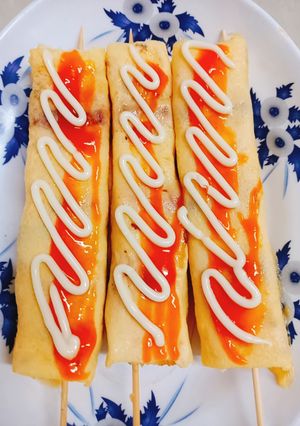 Hình của món Ăn sáng với bánh mì sandwich xúc xích và trứng.