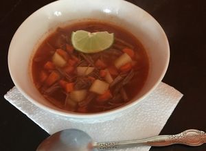 Una foto de Picadillo en caldo de chile Guajillo. Muy rico 😋