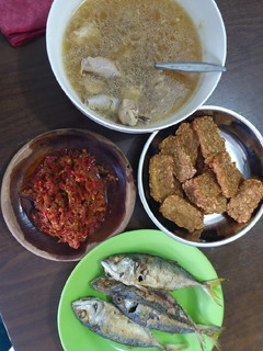 Foto resep Sambal belacan & sop ayam bawang goreng