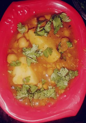 A picture of Chana Aloo Gravy.