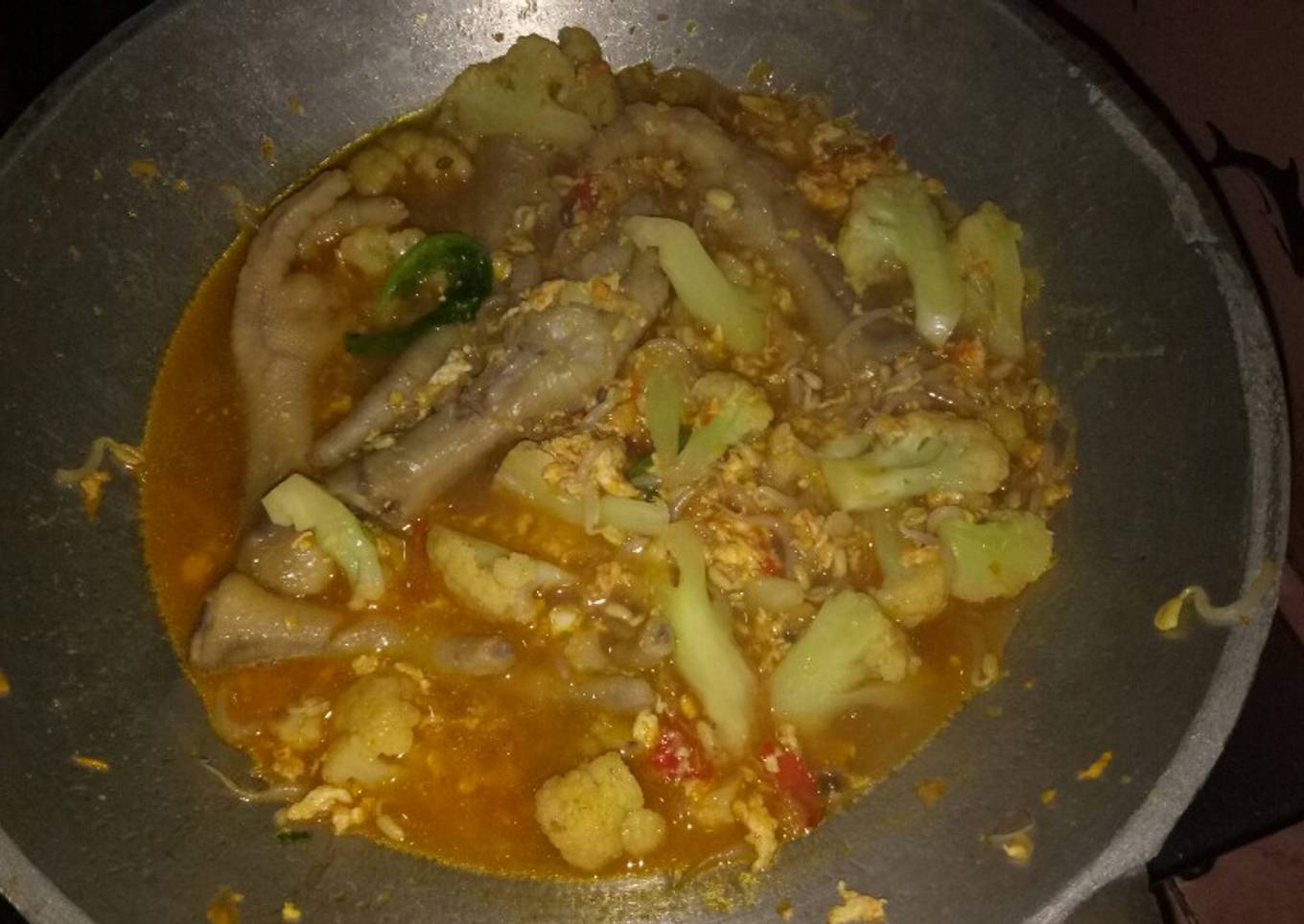 Seblak ceker with bunga kol