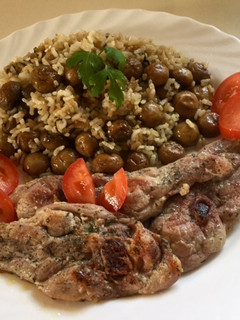 Una foto de Arroz con champiñones y pavo