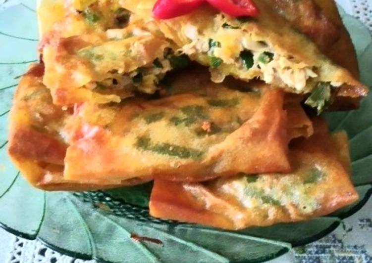 Martabak telor isi ayam