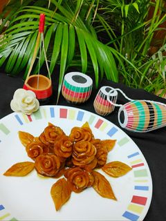 গোলাপ পিঠা(Golap pitha recipe in bengali) রেসিপির প্রধান ছবি