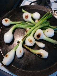 Una foto de Cebolletas a la parrilla