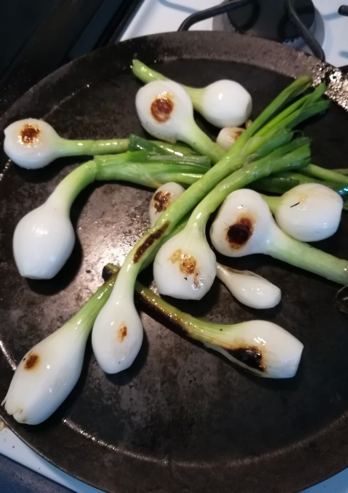 Una foto de Cebolletas a la parrilla