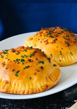 A picture of Whosaynas Baked Chicken Naan.