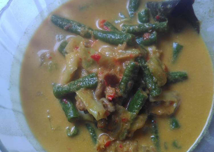 4) Gulai Kol Kacang Panjang ala RM Padang
