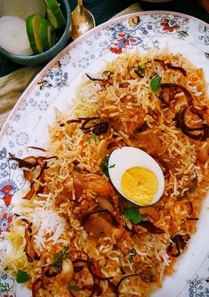 মখমলি চিকেন বিরিয়ানি (makhmali chicken biryani recipe in Bengali) রেসিপির প্রধান ছবি