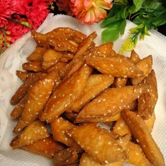 A picture of Meethe pare.