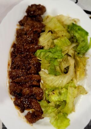 Una foto de Solomillo de pato con salsa teriyaki