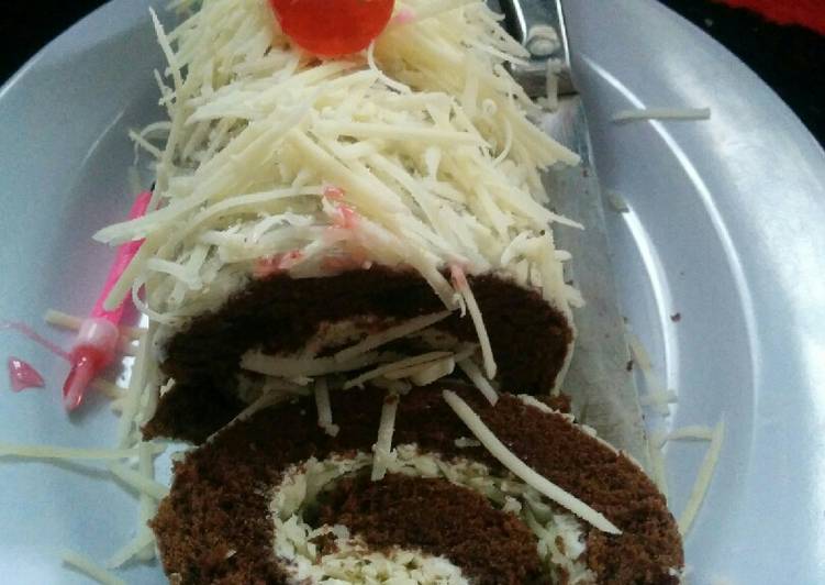 Blackforest roll cake