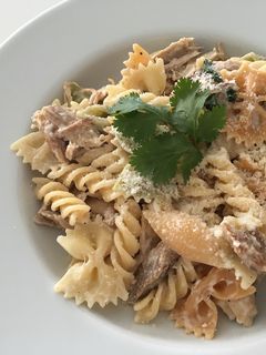 Una foto de Pasta con sobras de pavo asado
