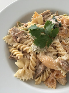 Una foto de Pasta con sobras de pavo asado