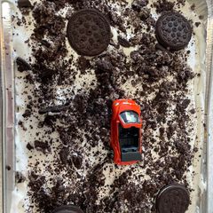 A picture of Oreo tres leches cake.