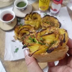 Potato flower tartlets A picture of Potato flower tartlets.