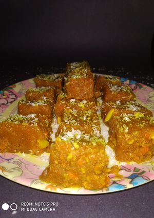 લીલી હળદર પાક (Raw turmeric paak Recipe in Gujarati) રેસીપી મુખ્ય ફોટો