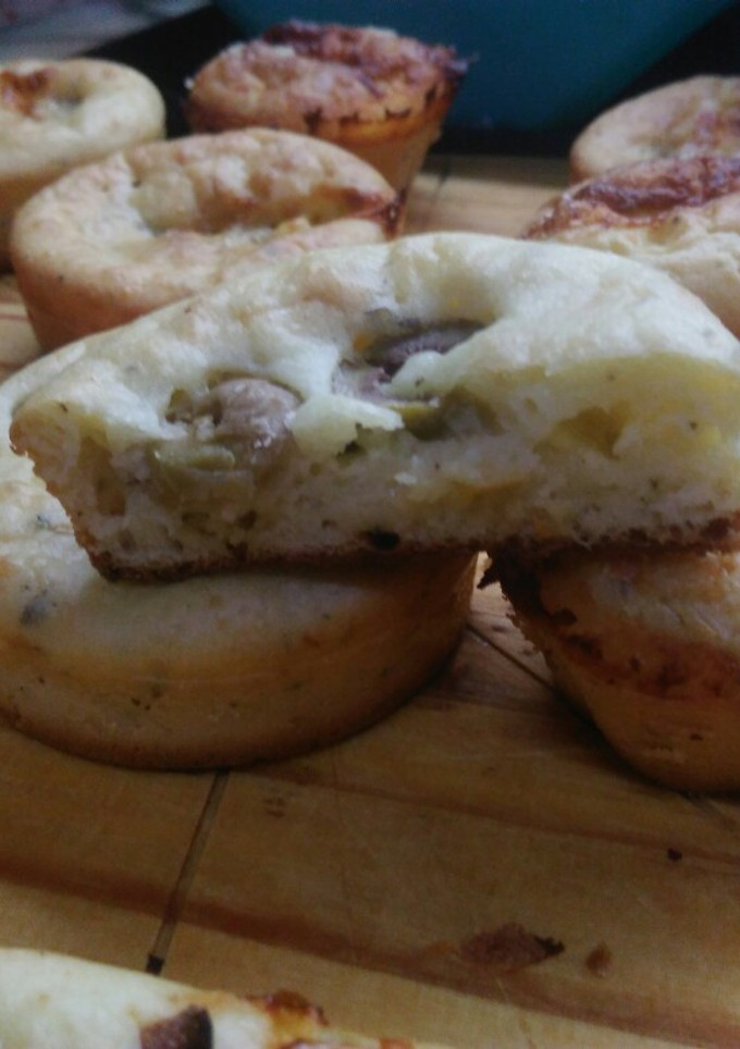 Una foto de Muffins salados varios sabores 😋