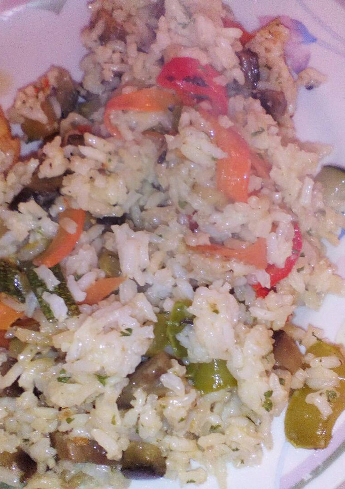 Una foto de Salteado de verduras con arroz a la cerveza