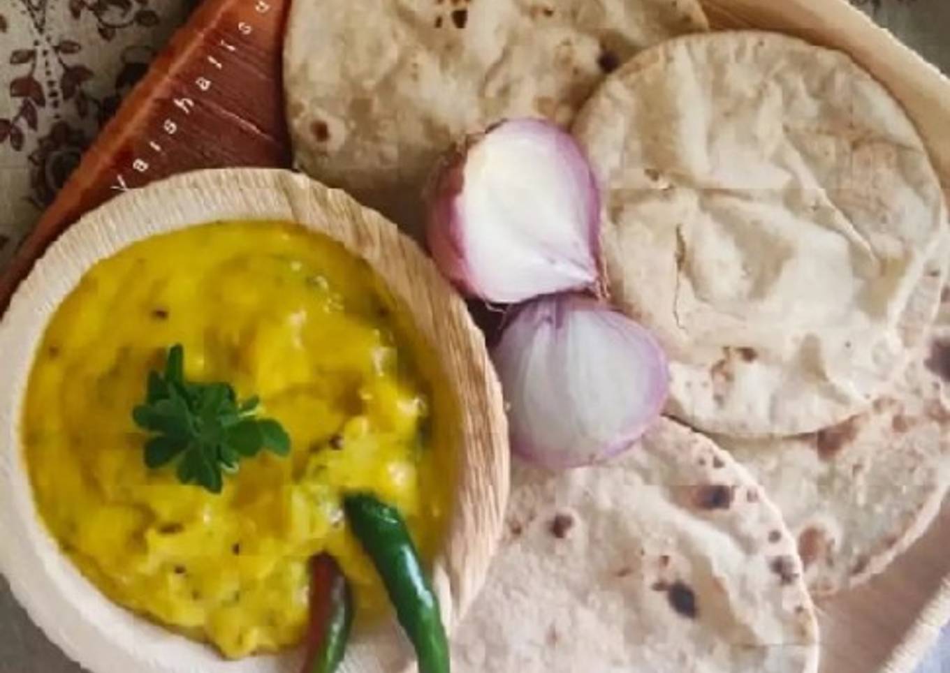 Pithala and Bhakri (पिठलं आणि भाकरी)