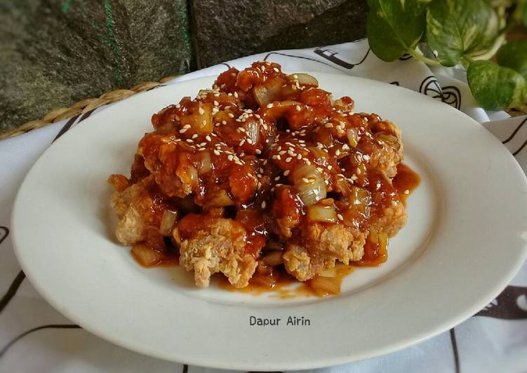 Dakgangjeong (Crunchy Korean Freid Chicken)