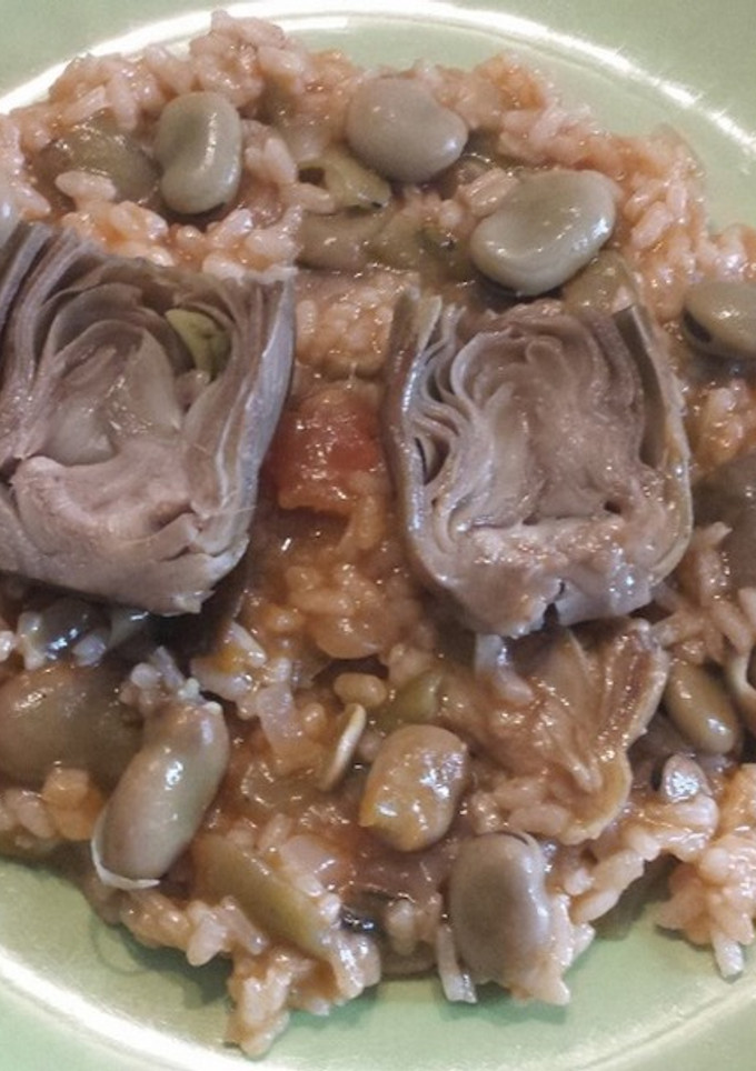 Una foto de Habas Con Alcachofas Y Arroz