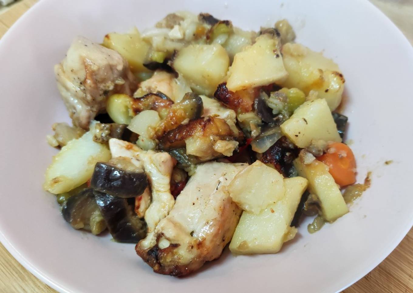 Pollo asado con verduras