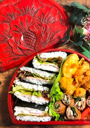 A picture of Special Lunch Box.
