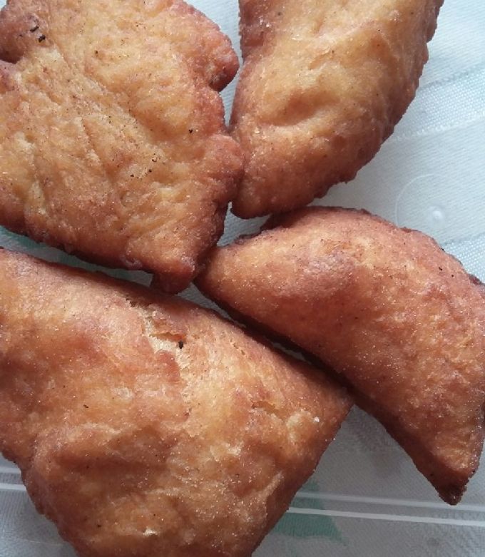 A picture of Cinnamon mandazi.