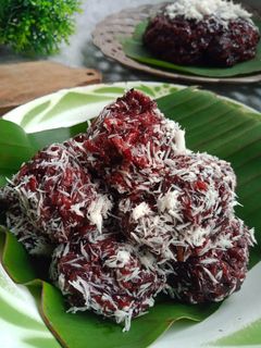 Foto resep Ketan Hitam Kukus Tabur Kelapa Parut