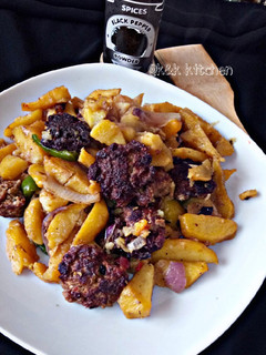 A picture of Potato and beef parties.