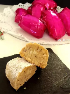 Una foto de Polvorones de almendra