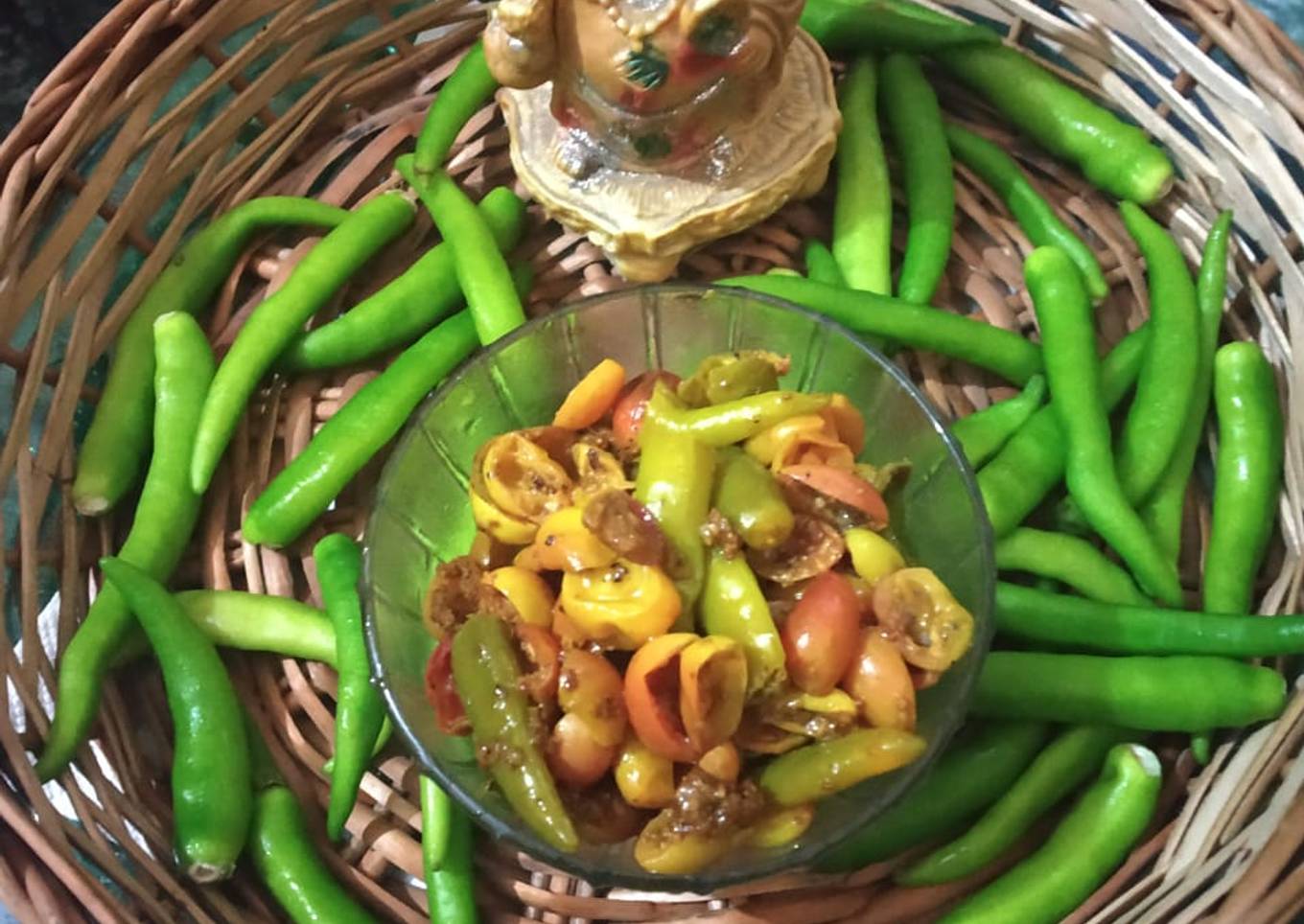Green chilli with karonde