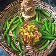 A picture of Green chilli with karonde.