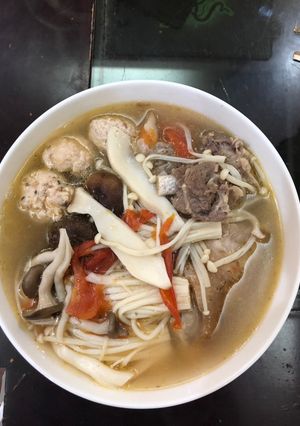 Hình của món Bún mọc nấu chua.