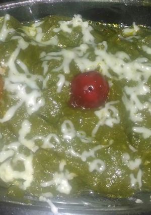 A picture of Golden Balls in Hariyali gravy.