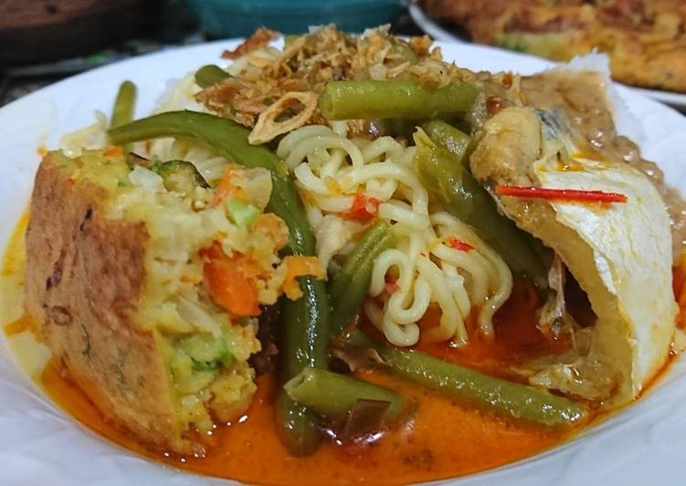 Cara Gampang Membuat Lontong Pecal Gulai Ikan Anti Gagal