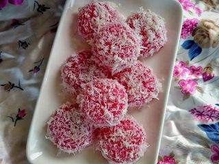 Kuih Sagu Merah
