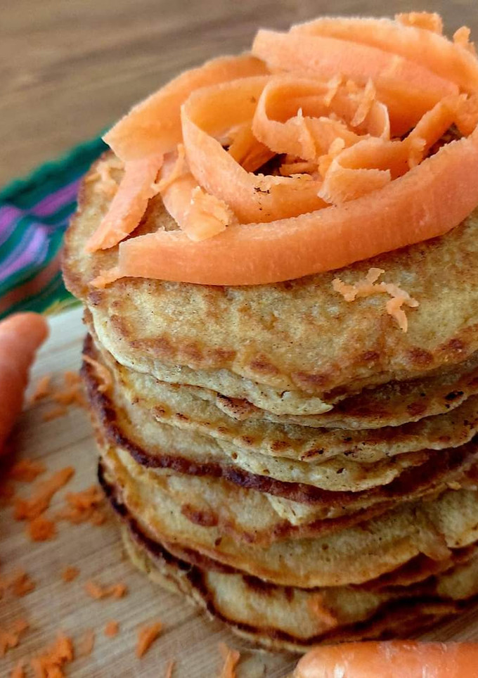 Una foto de Hotcakes de zanahoria y avena