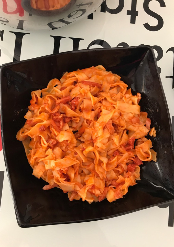 Una foto de Tagliatelle a la diablesa