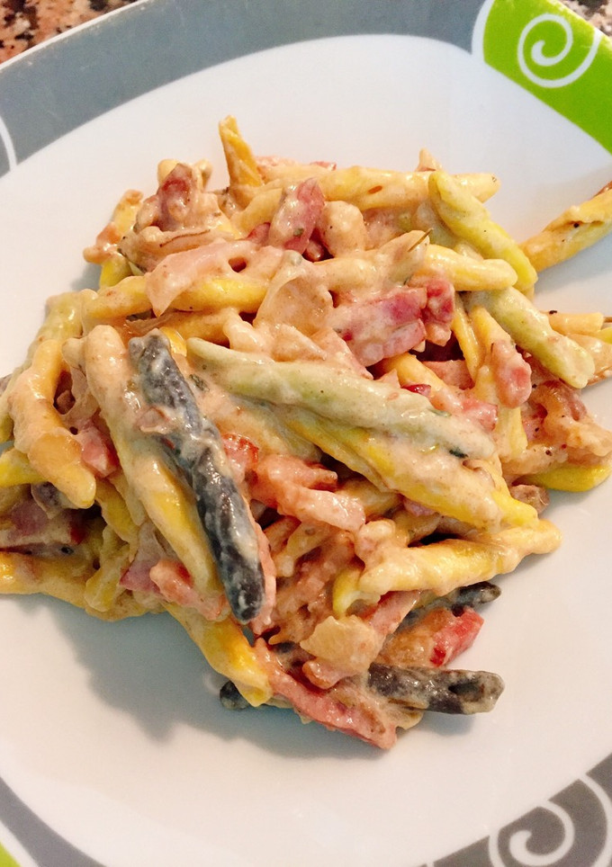 Una foto de Pasta a la "carbonara" dulce