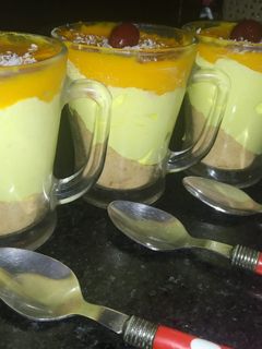 मैंगो चीज़ केक (Mango cheese cake recipe in Hindi) रेसिपी मुख्य फोटो