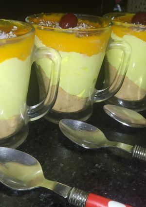 मैंगो चीज़ केक (Mango cheese cake recipe in Hindi) रेसिपी मुख्य फोटो