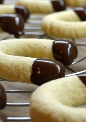 A picture of Coconut cookies.