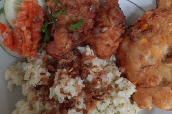 Cara Gampang Menyiapkan Nasi Jeruk Ayam Lada Hitam Bakwan Jagung Enak Dan Mudah
