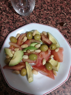 Una foto de Ensalada de Cacahuetes y Aguacate