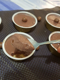 صورة لوصفة كاسترد الشكلاطة اللذيذ و السريع😋🍫