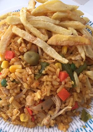 Una foto de Arroz con pollo al curry